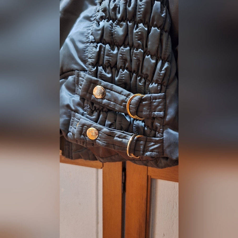 Guess puffer jacket - Picture 7 of 9